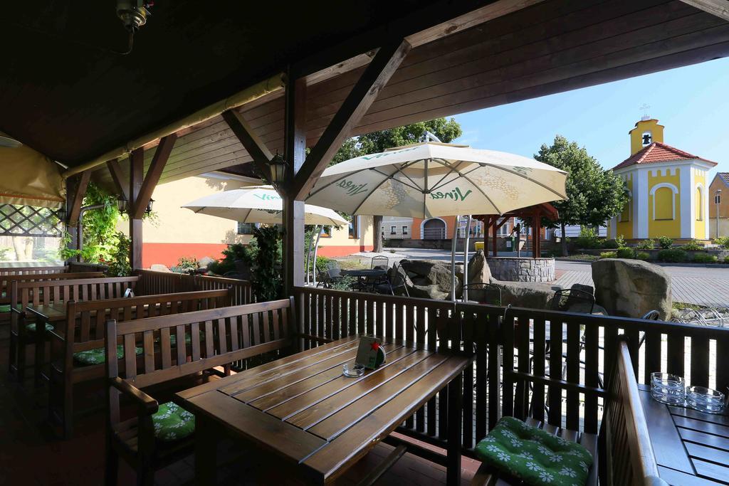 Sindlovska Krcma Hotel Ceske Budejovice Exterior photo